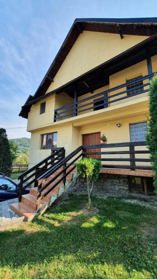 Popasul Galesean Hotel Galesu Exterior photo